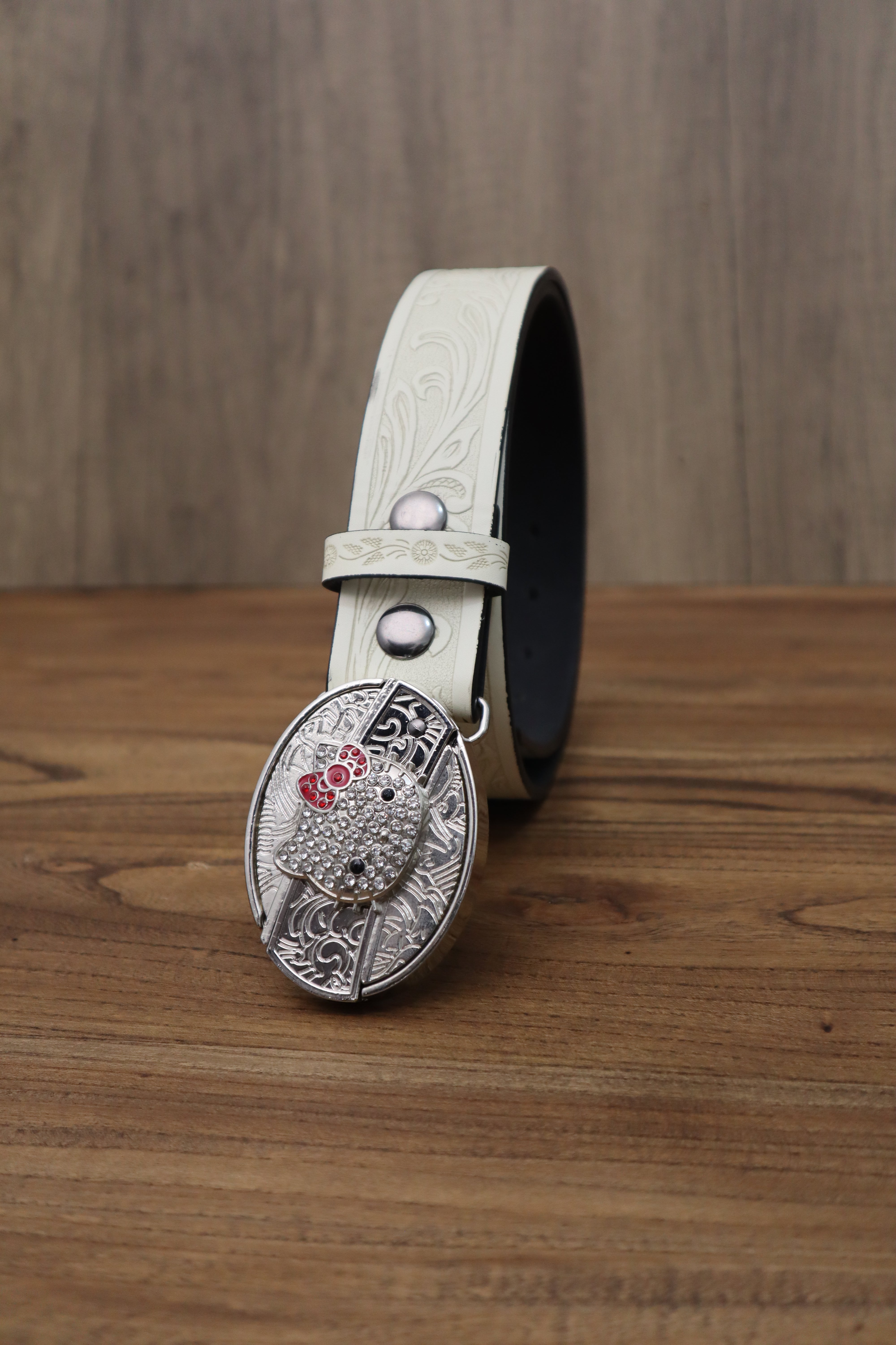 Hello Kitty belt Versatile embossed belt for personalized styling